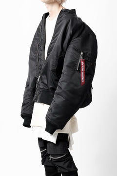 画像をギャラリービューアに読み込む, mastermind WORLD x ALPHA INDUSTRIES RIVERSIBLE MA-1 JACKET - CRAZY PANELED (BLACK)