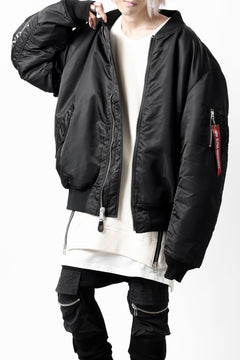 画像をギャラリービューアに読み込む, mastermind WORLD x ALPHA INDUSTRIES RIVERSIBLE MA-1 JACKET - CRAZY PANELED (BLACK)