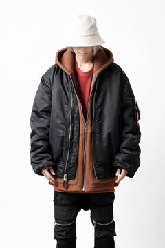 画像をギャラリービューアに読み込む, mastermind WORLD x ALPHA INDUSTRIES RIVERSIBLE MA-1 JACKET - CRAZY PANELED (BLACK)