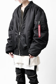 画像をギャラリービューアに読み込む, mastermind WORLD x ALPHA INDUSTRIES RIVERSIBLE MA-1 JACKET - CRAZY PANELED (BLACK)