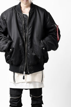 画像をギャラリービューアに読み込む, mastermind WORLD x ALPHA INDUSTRIES RIVERSIBLE MA-1 JACKET - CRAZY PANELED (BLACK)