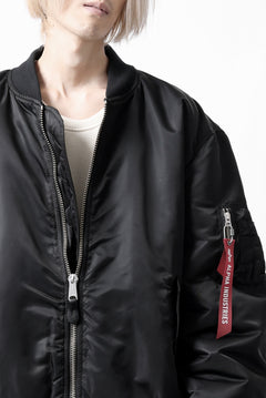 画像をギャラリービューアに読み込む, mastermind WORLD x ALPHA INDUSTRIES RIVERSIBLE MA-1 JACKET - CRAZY PANELED (BLACK)