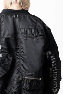 画像をギャラリービューアに読み込む, mastermind WORLD x ALPHA INDUSTRIES RIVERSIBLE MA-1 JACKET - CRAZY PANELED (BLACK)