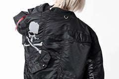 画像をギャラリービューアに読み込む, mastermind WORLD x ALPHA INDUSTRIES RIVERSIBLE MA-1 JACKET - CRAZY PANELED (BLACK)