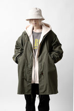 Load image into Gallery viewer, mastermind WORLD x ALPHA INDUSTRIES M-65 MODS COAT - CRAZY PANELED (OLIVE)