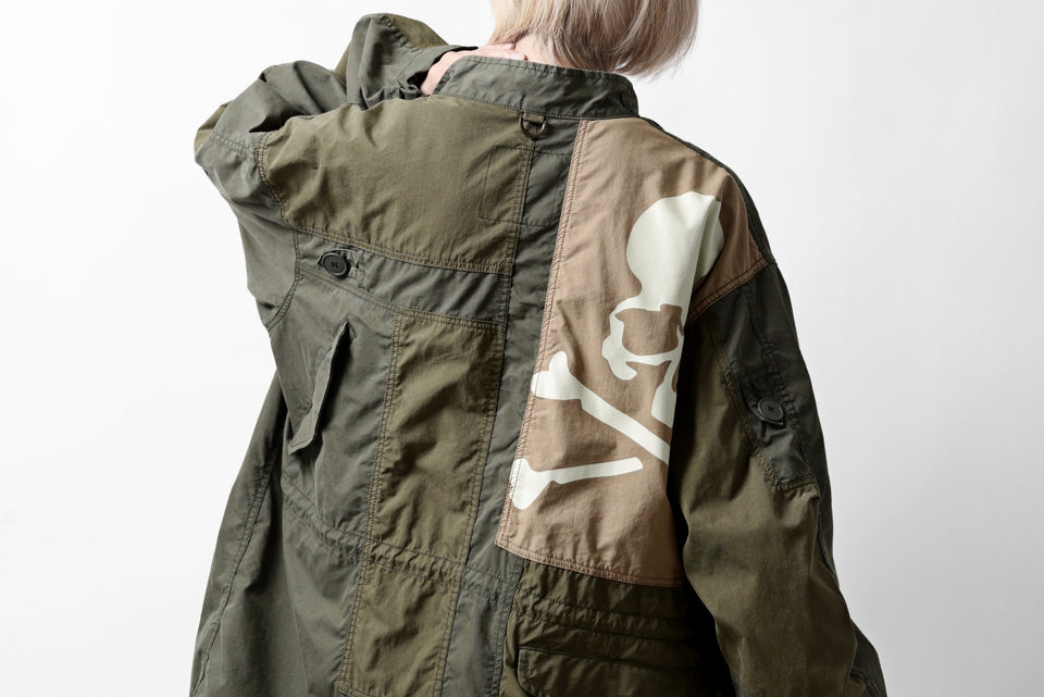 Load image into Gallery viewer, mastermind WORLD x ALPHA INDUSTRIES M-65 MODS COAT - CRAZY PANELED (OLIVE)