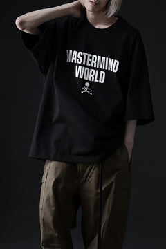 Load image into Gallery viewer, mastermind WORLD JUSTICE TEE / BOXY FIT (BLACK)