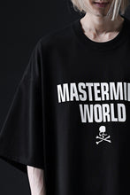 Load image into Gallery viewer, mastermind WORLD JUSTICE TEE / BOXY FIT (BLACK)