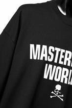Load image into Gallery viewer, mastermind WORLD JUSTICE TEE / BOXY FIT (BLACK)