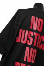 Load image into Gallery viewer, mastermind WORLD JUSTICE TEE / BOXY FIT (BLACK)