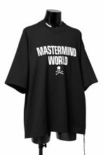 Load image into Gallery viewer, mastermind WORLD JUSTICE TEE / BOXY FIT (BLACK)