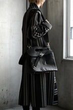 画像をギャラリービューアに読み込む, ierib BARK 2WAY HAND SHOULDER BAG / FVT Oiled Horse (BLACK)