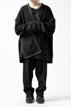 画像をギャラリービューアに読み込む, SOSNOVSKA COLLAPSED PLANK SHIRT-PULLOVER (BLACK)