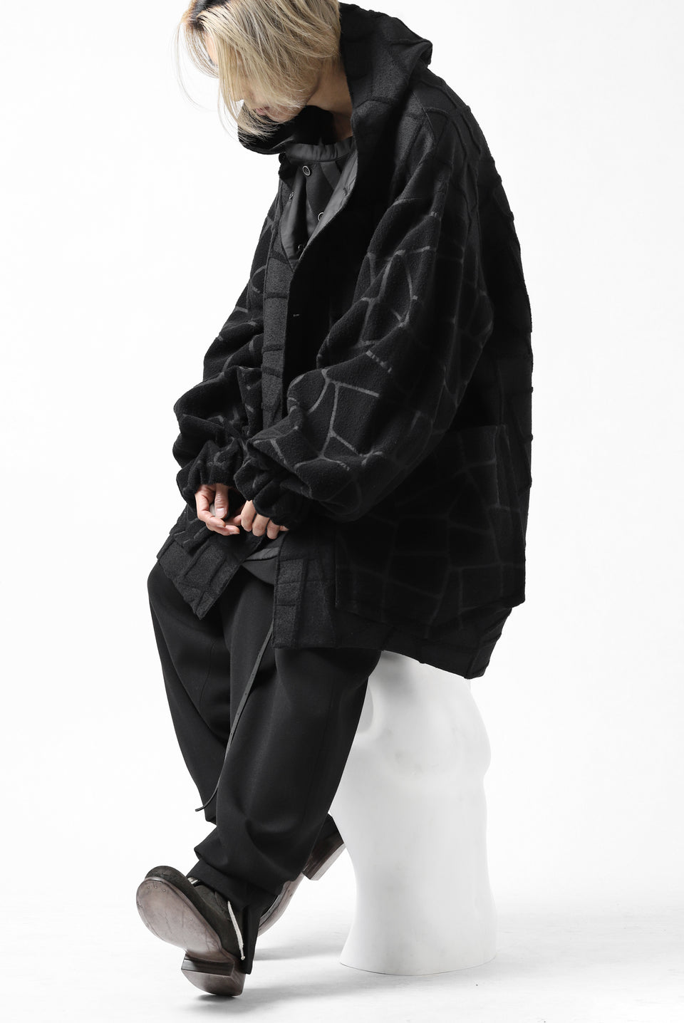 画像をギャラリービューアに読み込む, SOSNOVSKA TANGLED LINED JACKET (BLACK)