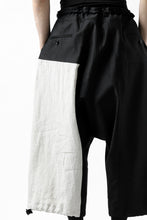 Load image into Gallery viewer, Y's BANG ON! No.150 SAROUEL HALF PANTS / CO TWILL + LI (BLACK)