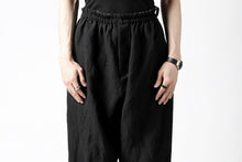 画像をギャラリービューアに読み込む, YUTA MATSUOKA easy darts pants / sofa linen (black)