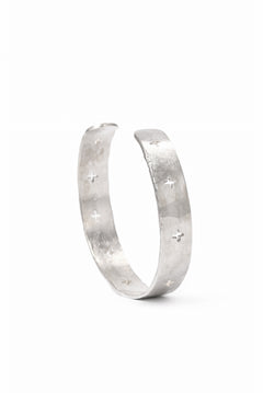 画像をギャラリービューアに読み込む, m.a+ cross punched silver bracelet / AB15 AG (SILVER)