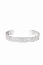 画像をギャラリービューアに読み込む, m.a+ cross punched silver bracelet / AB15 AG (SILVER)