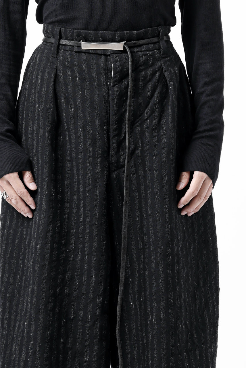 画像をギャラリービューアに読み込む, KLASICA GOSSE TWO TUCKED TROUSERS / LIGHT WEIGHT BLUR STRIPES (INK BLACK)