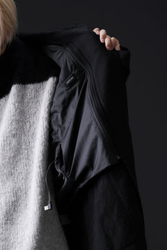Load image into Gallery viewer, ISAMU KATAYAMA BACKLASH OVER COAT / GARMENT NATURAL DYED WOVEN + ELECTRIC HEATING LINER (SUMI)