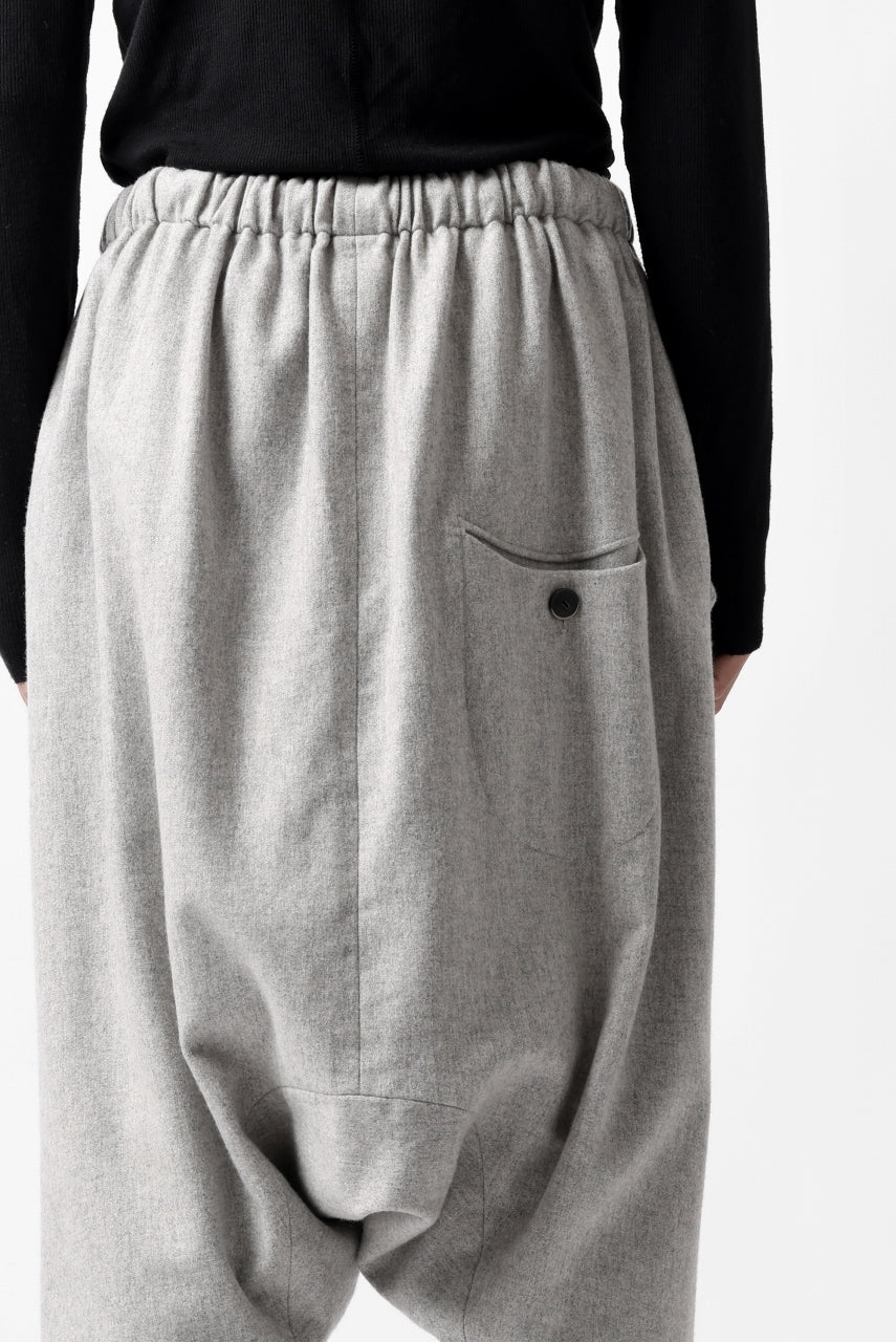 画像をギャラリービューアに読み込む, SOSNOVSKA CASHMERE WHITENED PANTS (LIGHT GREY)