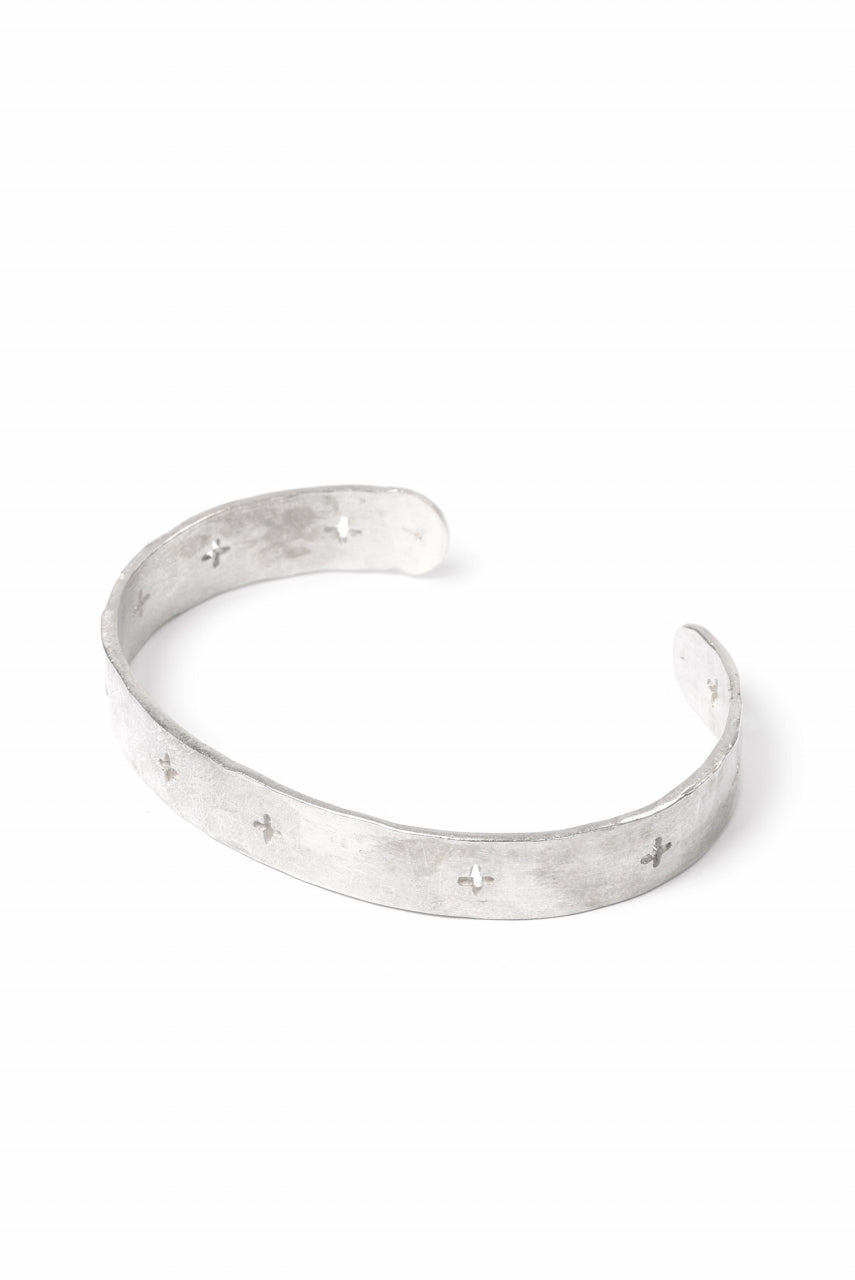 画像をギャラリービューアに読み込む, m.a+ cross punched silver bracelet / AB15 AG (SILVER)