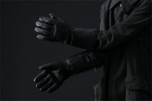 Load image into Gallery viewer, ISAMU KATAYAMA BACKLASH RIDER GLOVE / DEER SKIN + ELECTRIC HEATING (BLACK)