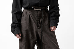 画像をギャラリービューアに読み込む, KLASICA GOSSE TWO TUCKED TROUSERS / GARMENT DYED BROKEN HERRING BONE (CINAMON)
