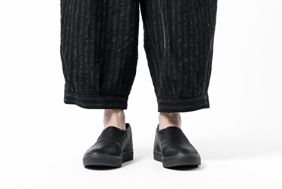 画像をギャラリービューアに読み込む, KLASICA GOSSE TWO TUCKED TROUSERS / LIGHT WEIGHT BLUR STRIPES (INK BLACK)