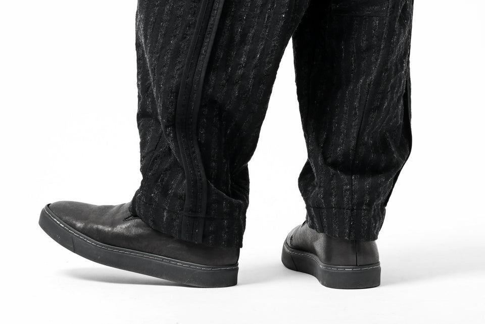 画像をギャラリービューアに読み込む, KLASICA SABRON CONSTRUCTED TROUSERS / LIGHT WEIGHT BLUR STRIPES (INK BLACK)