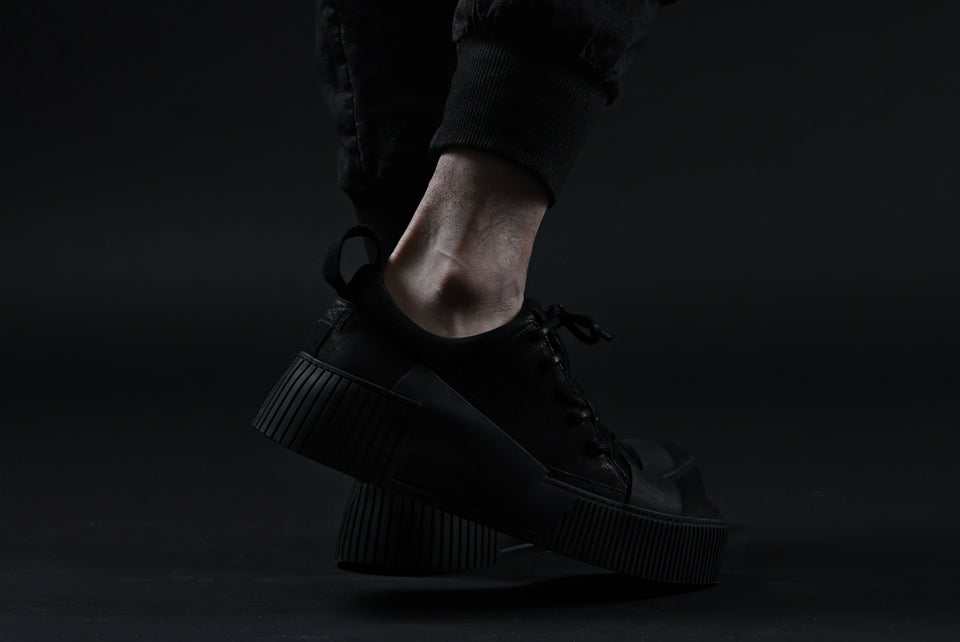 画像をギャラリービューアに読み込む, BORIS BIDJAN SABERI HORSE LEATHER LOW CUT SNEAKER / WASHED & HAND TREATED "BAMBA2.1-SIN" (BLACK)