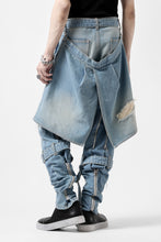 画像をギャラリービューアに読み込む, N/07 SEDITIOUS BONDAGE TROUSERS / CRUSHED BLEACH DENIM (INDIGO)