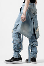 画像をギャラリービューアに読み込む, N/07 SEDITIOUS BONDAGE TROUSERS / CRUSHED BLEACH DENIM (INDIGO)