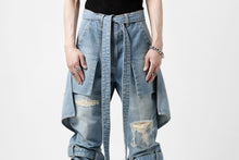 画像をギャラリービューアに読み込む, N/07 SEDITIOUS BONDAGE TROUSERS / CRUSHED BLEACH DENIM (INDIGO)