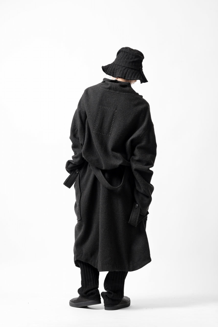 画像をギャラリービューアに読み込む, SOSNOVSKA FALLEN SLEEVES COAT (BLACK)