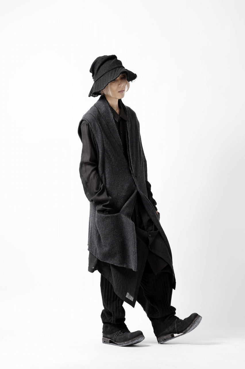 画像をギャラリービューアに読み込む, SOSNOVSKA ASYMMETRICAL WAISTCOAT (GREY)