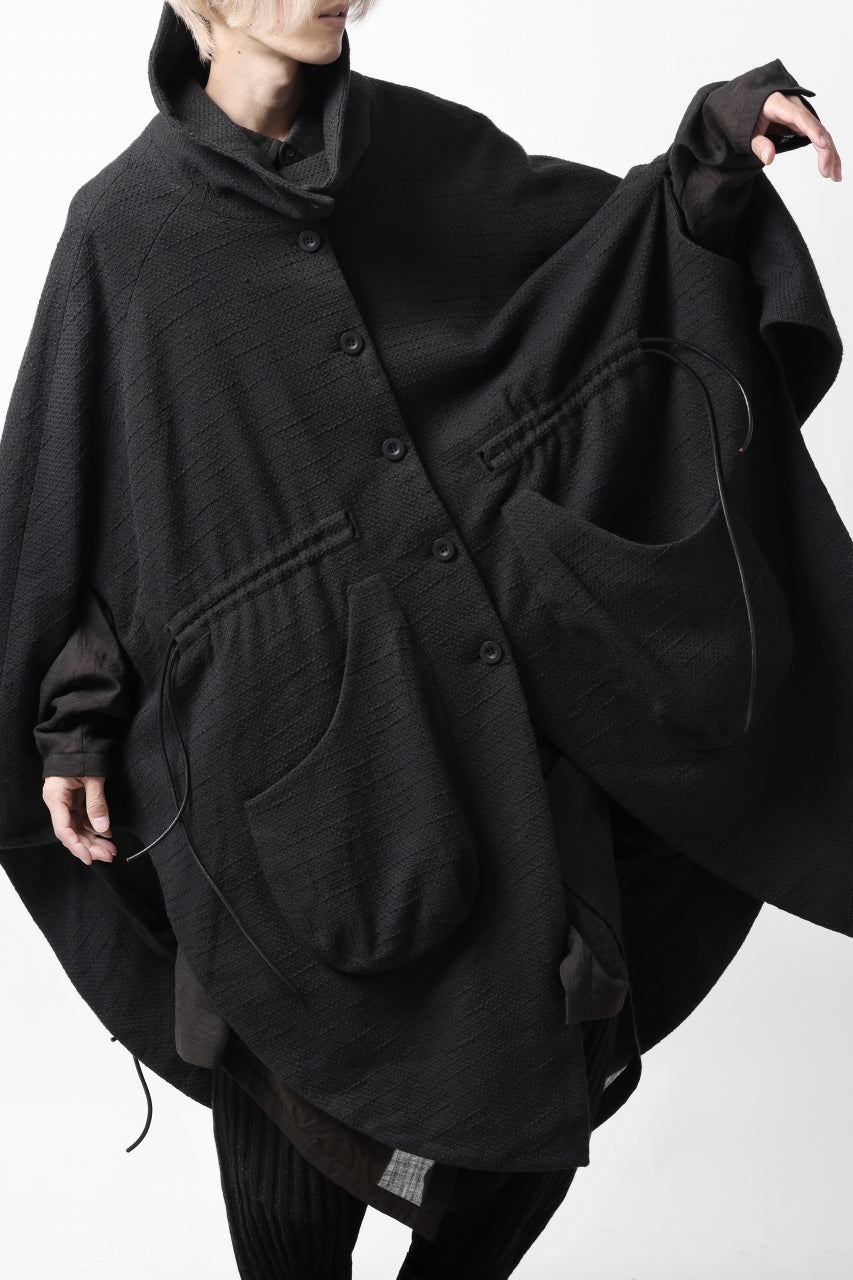 画像をギャラリービューアに読み込む, SOSNOVSKA VOLUMETRIC CAPE COAT (BLACK)