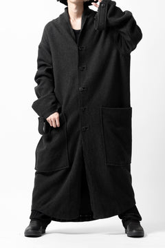 画像をギャラリービューアに読み込む, SOSNOVSKA FALLEN SLEEVES COAT (BLACK)