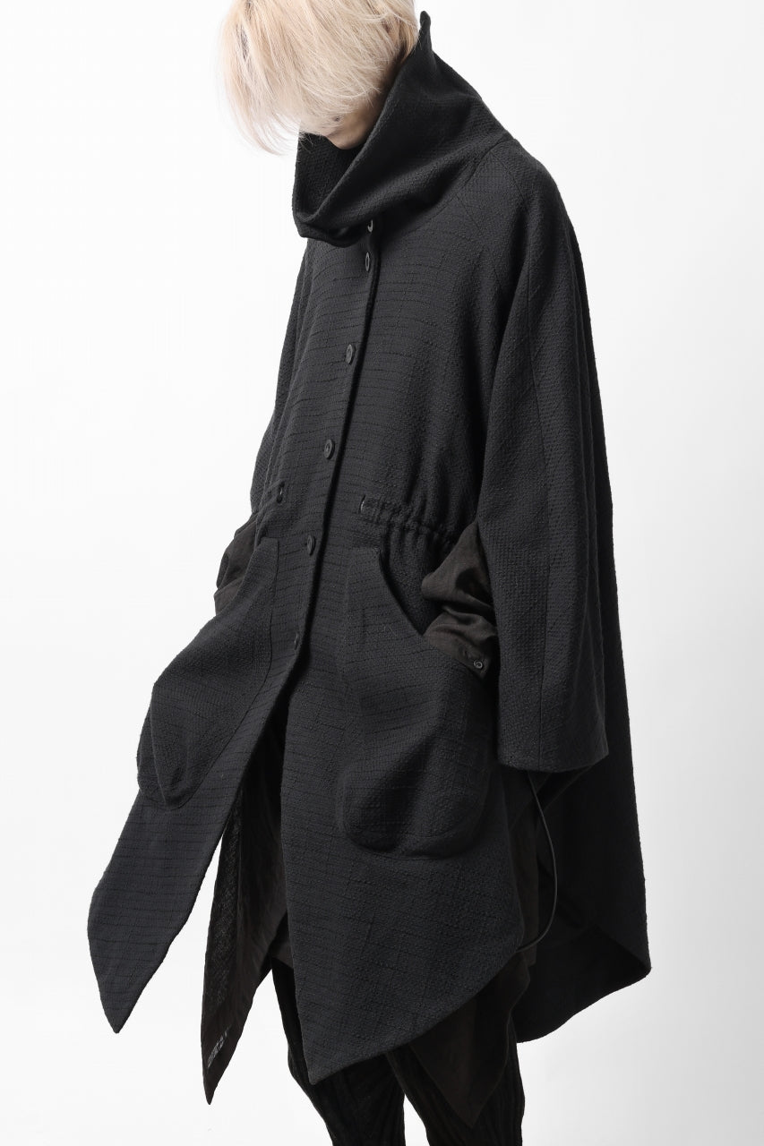 画像をギャラリービューアに読み込む, SOSNOVSKA VOLUMETRIC CAPE COAT (BLACK)