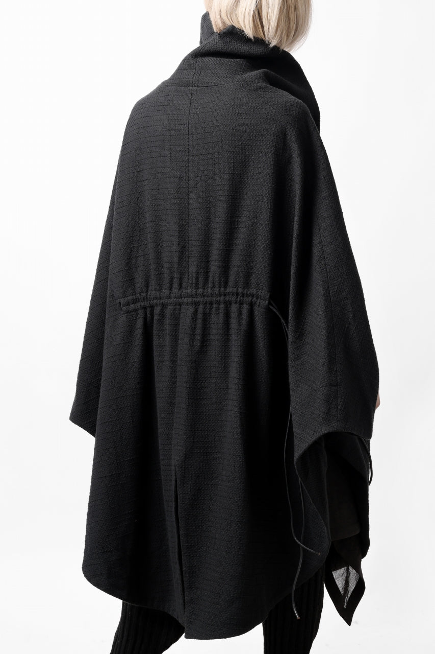 画像をギャラリービューアに読み込む, SOSNOVSKA VOLUMETRIC CAPE COAT (BLACK)