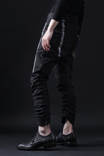 画像をギャラリービューアに読み込む, BORIS BIDJAN SABERI TIGHT FIT PANTS / OBJECT DYED & SEAM TAPED "P13.TF-FTS10001" (BLACK)