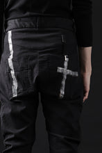 画像をギャラリービューアに読み込む, BORIS BIDJAN SABERI TIGHT FIT PANTS / OBJECT DYED &amp; SEAM TAPED &quot;P13.TF-FTS10001&quot; (BLACK)