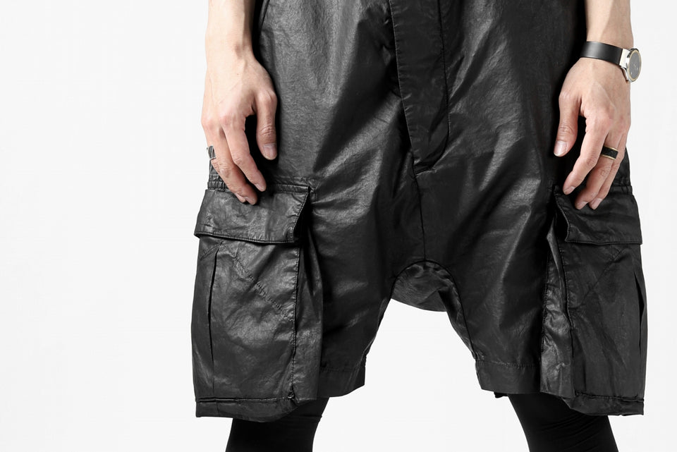 画像をギャラリービューアに読み込む, 11 BY BORIS BIDJAN SABERI CARGO POCKET SHORTS &quot;P20-F1482&quot; (STRETCH COTTON / BLACK COATED)