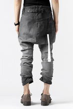 画像をギャラリービューアに読み込む, 11 BY BORIS BIDJAN SABERI LOW-DROPPED CROTCH BAGGY PANT "P4C-F-1481" (STRETCH DENIM / DIRTY GREY)