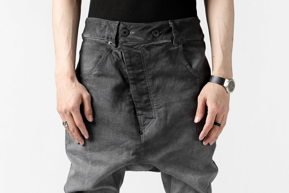 画像をギャラリービューアに読み込む, 11 BY BORIS BIDJAN SABERI LOW-DROPPED CROTCH BAGGY PANT "P4C-F-1481" (STRETCH DENIM / DIRTY GREY)