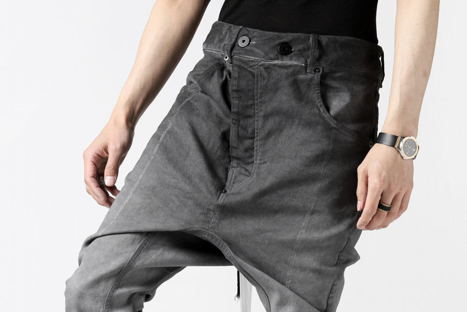 画像をギャラリービューアに読み込む, 11 BY BORIS BIDJAN SABERI LOW-DROPPED CROTCH BAGGY PANT "P4C-F-1481" (STRETCH DENIM / DIRTY GREY)