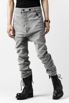 画像をギャラリービューアに読み込む, 11 BY BORIS BIDJAN SABERI LOW-DROPPED CROTCH BAGGY PANT "P4C-F-1481" (STRETCH DENIM / ICE GREY)