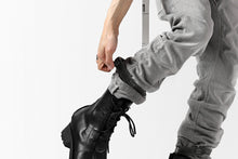 画像をギャラリービューアに読み込む, 11 BY BORIS BIDJAN SABERI LOW-DROPPED CROTCH BAGGY PANT "P4C-F-1481" (STRETCH DENIM / ICE GREY)