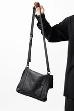 画像をギャラリービューアに読み込む, PAL OFFNER CROSS BODY BAG / CALF LEATHER (BLACK)