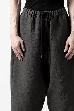 Load image into Gallery viewer, ISAMU KATAYAMA BACKLASH EASY SHORTS / SOFT LINEN (CHARCOAL BLACK)